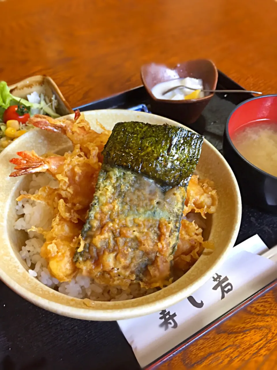 お寿司屋さんの海老天丼🍤🍤🍤|ぽっちゃんさん