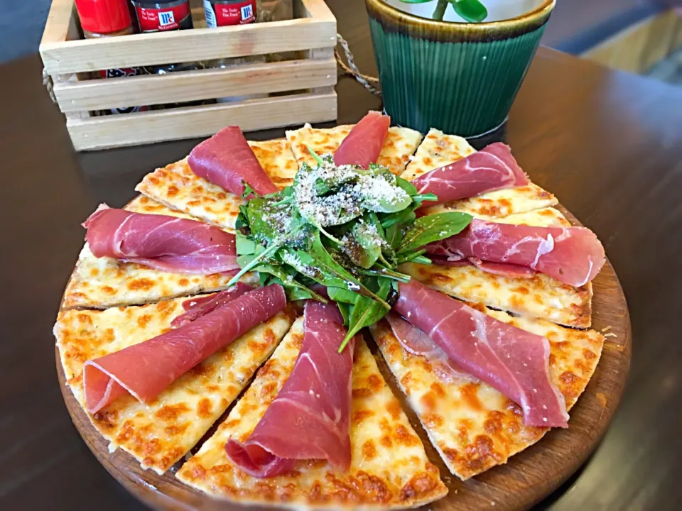 Pama Ham Pizza|Issara. 🍴さん