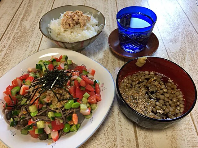 Snapdishの料理写真:今日の男飯(＞人＜;)むかご冷やし蕎麦withトマトきゅうりカニカマオリーブオイル和えandシーチキンマヨごはん♬|ひーちゃんさん