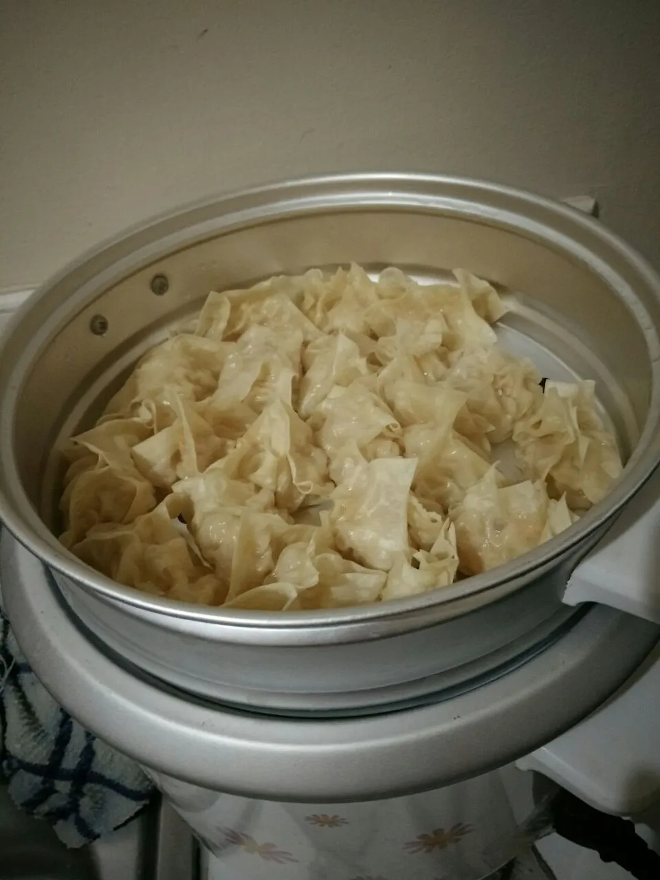 making pork dumplings..siomai|lynnさん