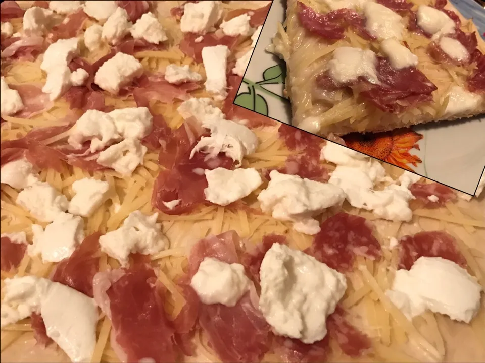 Snapdishの料理写真:#pizza con julienne di patate, crudo e salame

#cucina #ricette #food|matteo pisanoさん