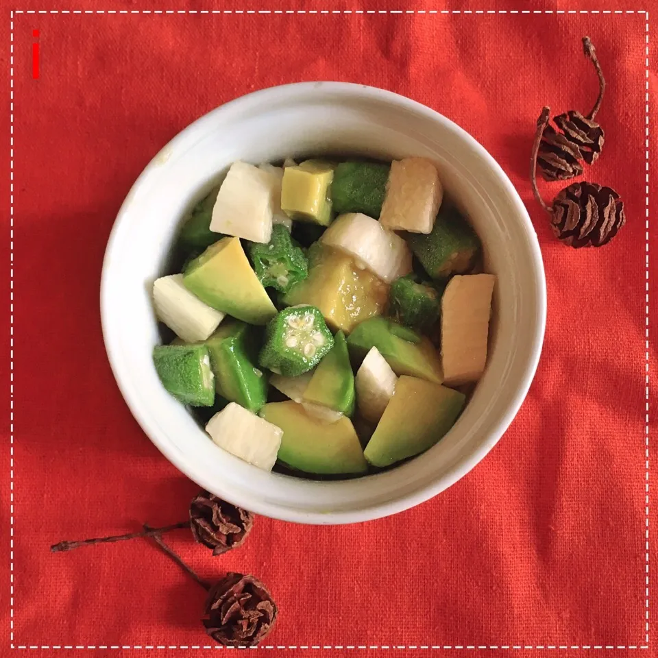 長芋とアボカドのわさびドレッシング和え 【Chinese yam and avocado served w/ wasabi dressing】|izoomさん