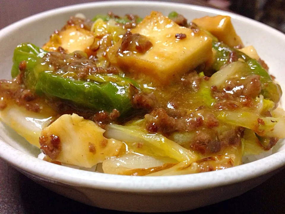 ししとうと厚揚げの適当丼|こんこんさん