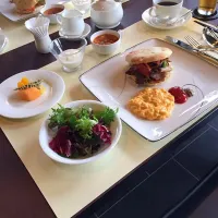 Snapdishの料理写真:ホテルの朝食|ななぞうさん