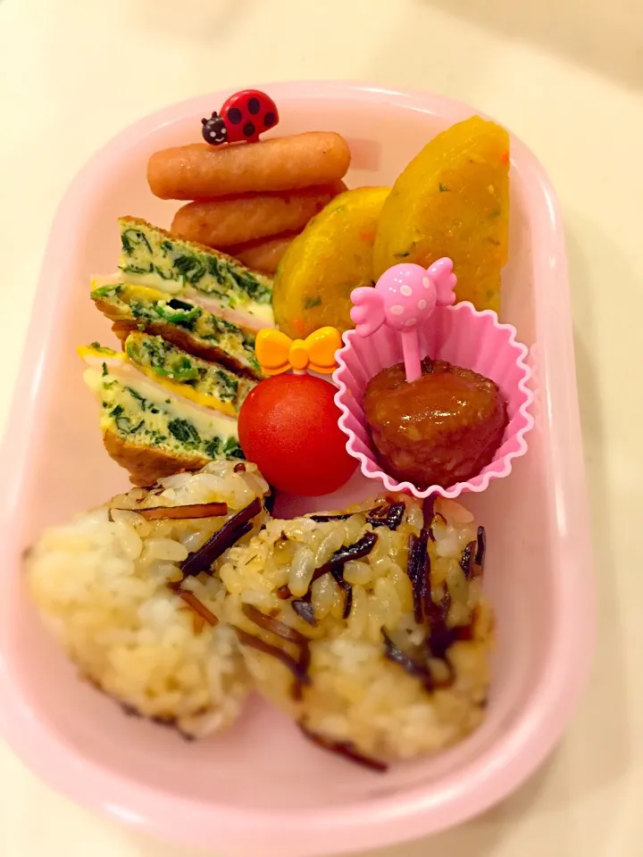 梅こぶおにぎり&サンドイッチ風卵焼き💕|Michiko Okamotoさん