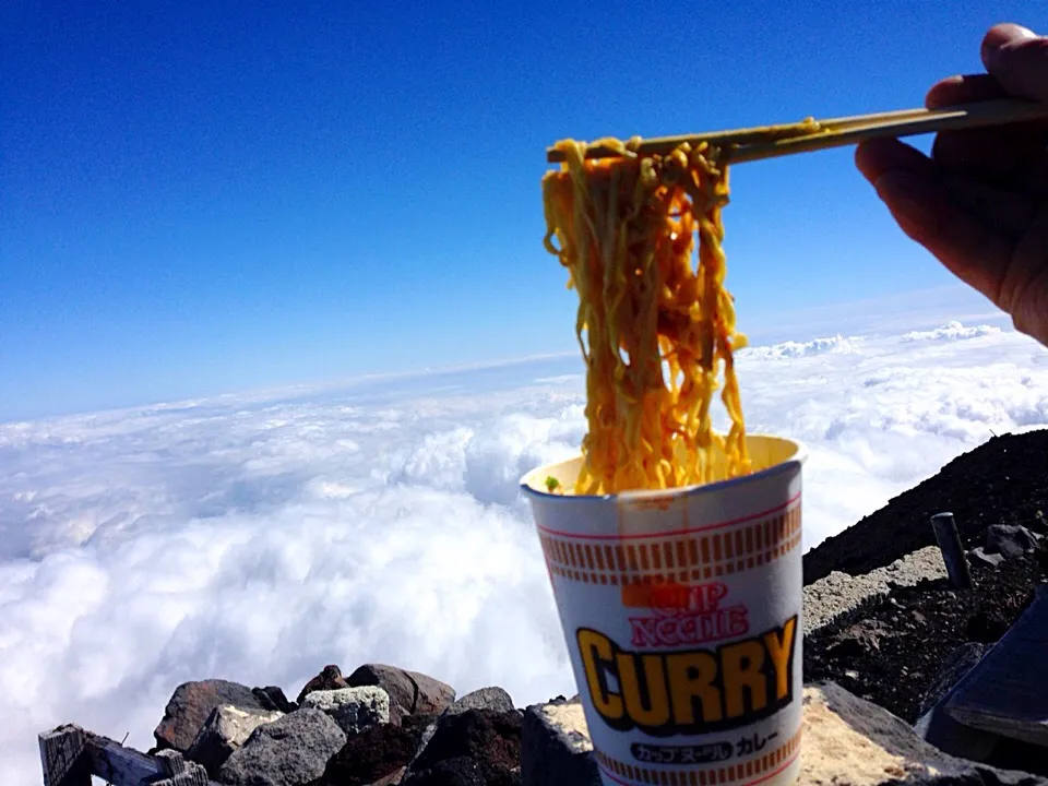 雲海カップヌードル(間違いなく この時 この日に世界一カップヌードルを美味しく食べた自分)|shikaさん