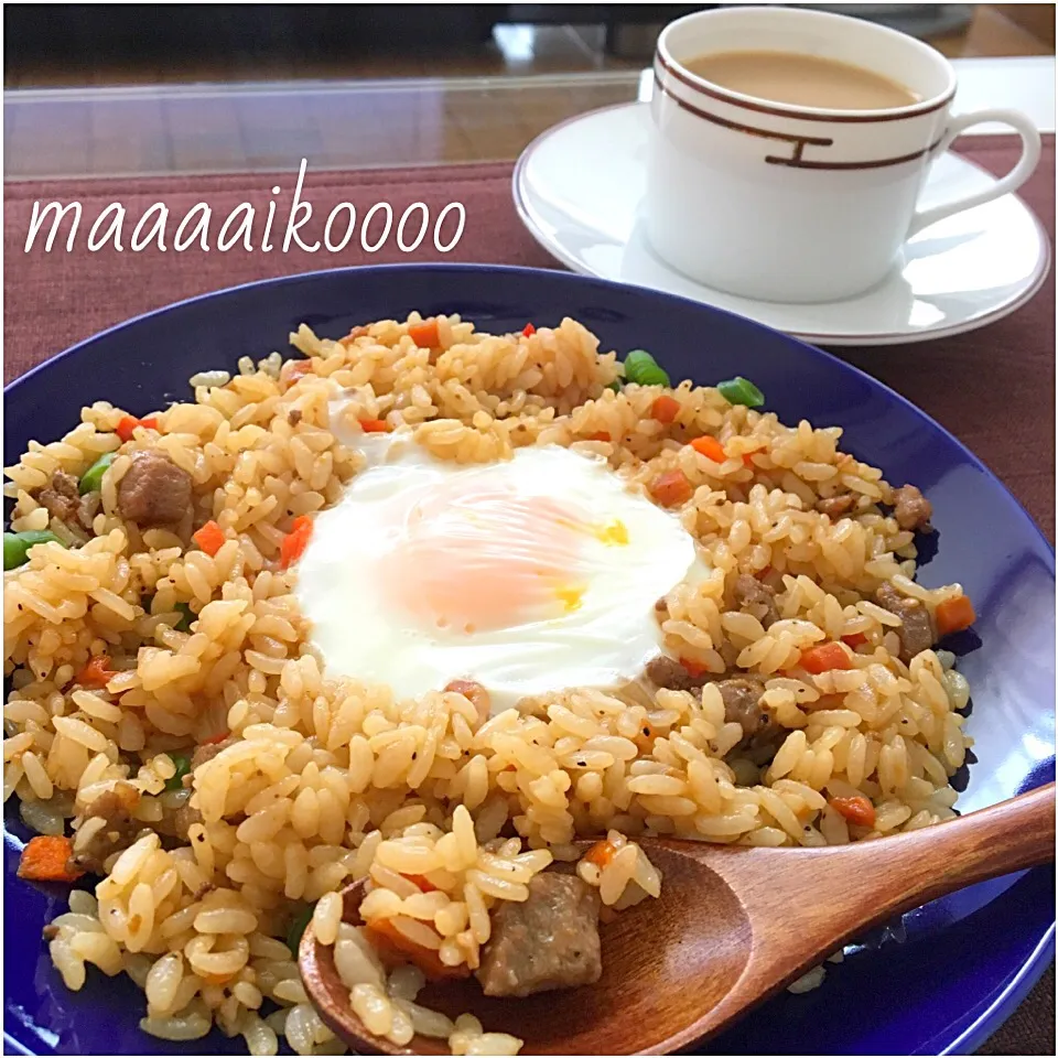 目玉焼き🍳チャーハンとコーヒー☕️|マイコさん