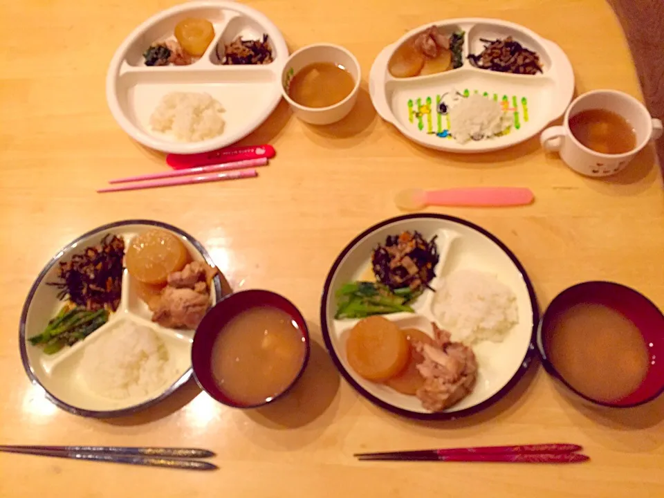 大根の煮物
ほうれん草の胡麻和え
ひじきの煮物
味噌汁|野上真理子さん