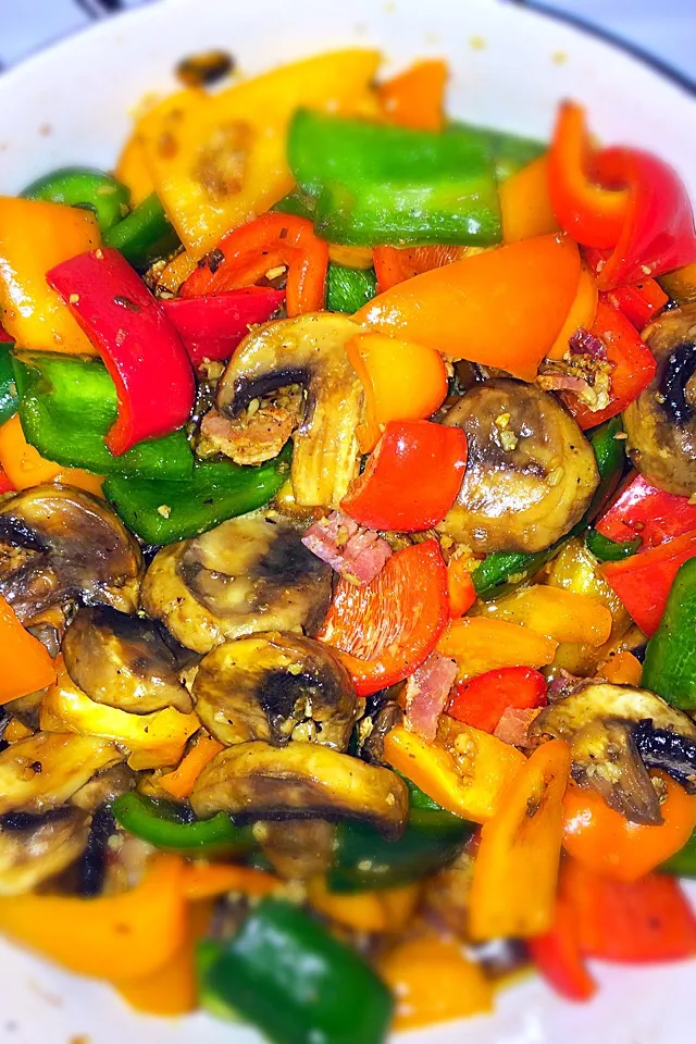 Sautéed Peppers and Mushrooms|Sam Sinzさん