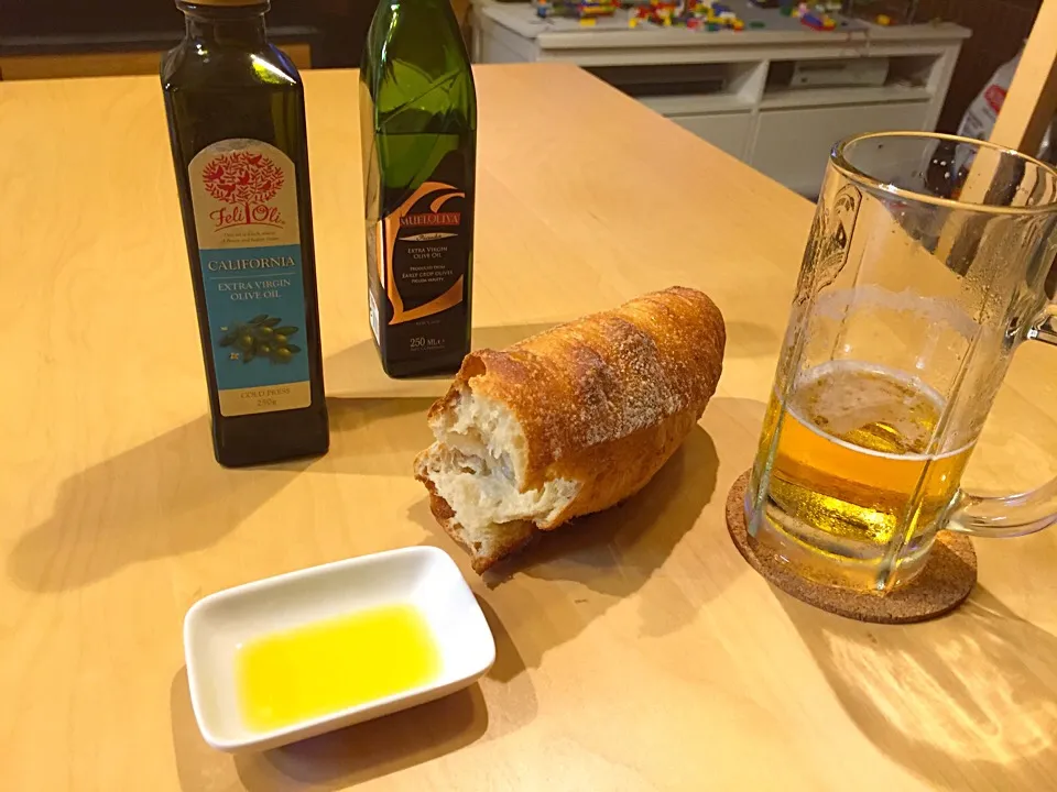 Snapdishの料理写真:オリーブ飲み比べ（笑）
最高のつまみ。|Ben Yoshidaさん