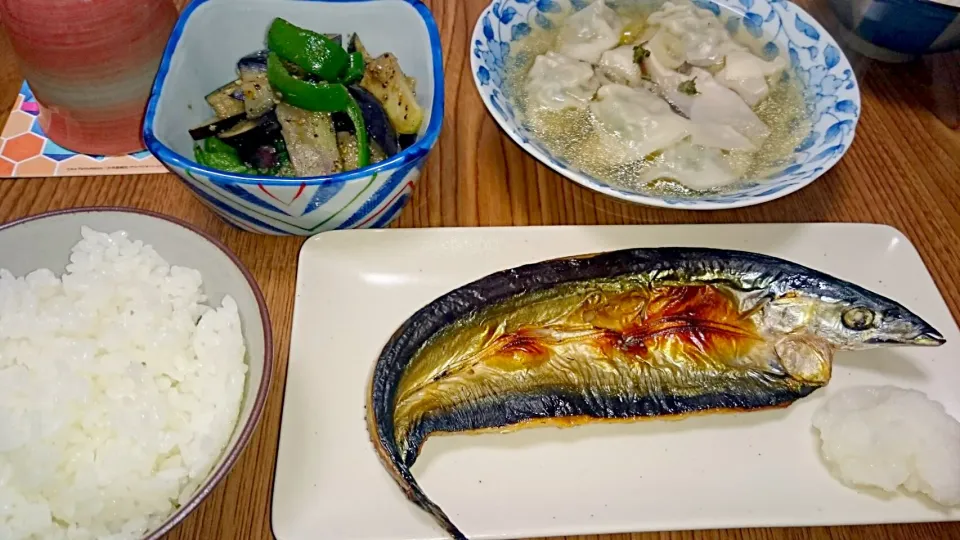 ・秋刀魚の干物焼き
・水餃子と椎茸のスープ
・茄子とピーマンの胡麻和え|ようかんさん