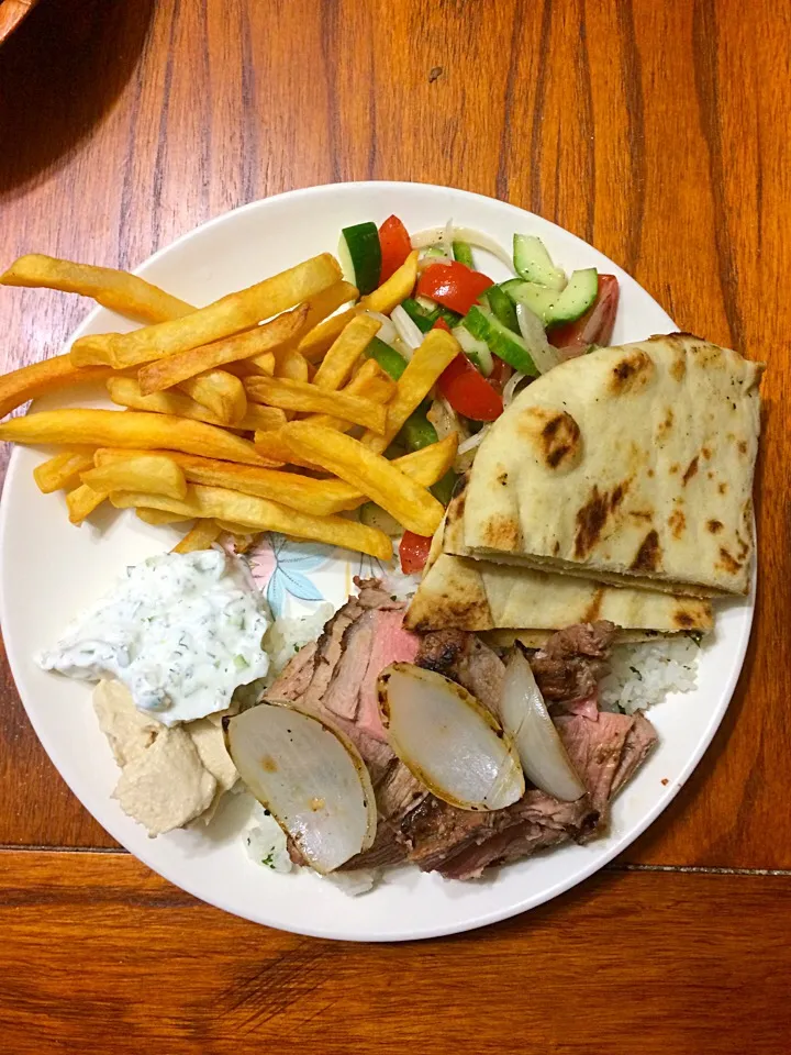 Greek Marinated Lamb w/ Lemon Rice, Salad, French Fries, Hummus, Tzatzki, &Pita|Milka Papricaさん