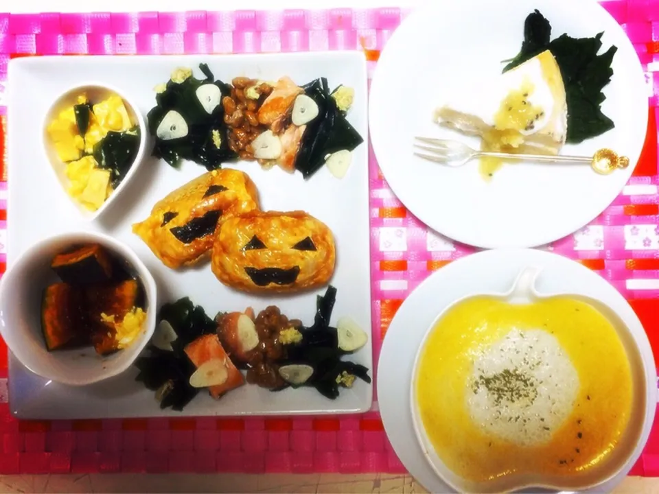 . 主に🎃🍽*. . #かぼちゃの煮物 #豆乳キウイソース #豆乳かぼちゃのカプチーノ  初。でもほぼ自己流。|おふみさん