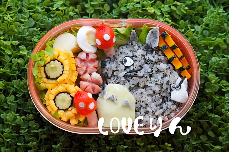 横向きトトロとちっこいトトロのお弁当|LOVEりんさん