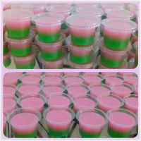 Snapdishの料理写真:cocopandan n strawberry milk pudding|Dila Fadilaniさん