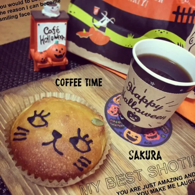 Snapdishの料理写真:あっちゃんのかぼちゃ餡入り猫パン🐱でコーヒータイム☕️|さくちんさん