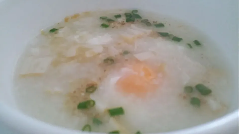 Chicken porridge with diced fish cakes egg green onion pepper sesame oil|🌷lynnlicious🌷さん