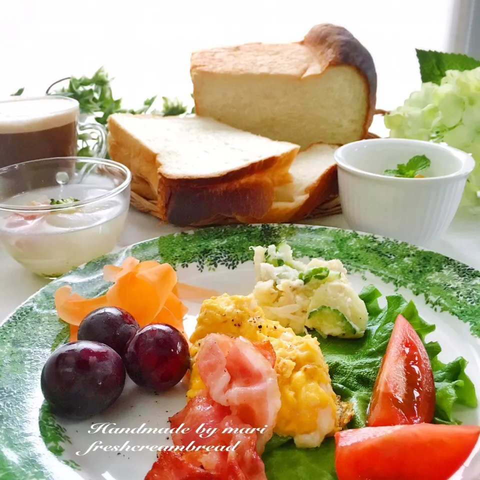 生クリーム食パンで#朝ごパン♪ ♬ ヾ(´︶`♡)ﾉ ♬ ♪|MR06home mariさん