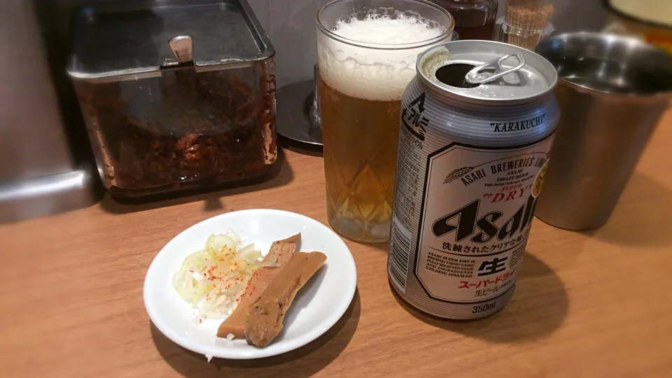 ラーメン屋さんでビール🍺😋良いでしょ〜〜❤️|アライさんさん