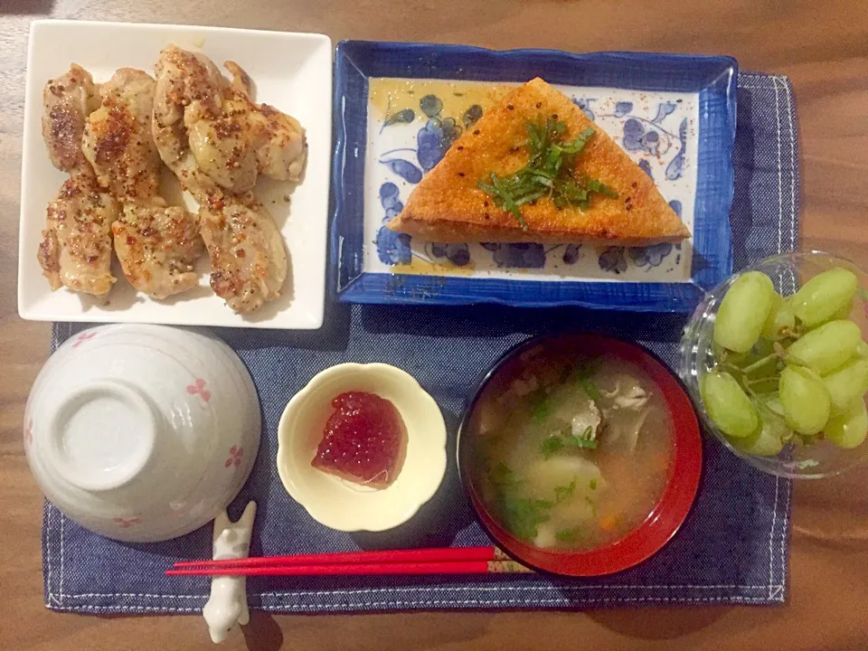 三角油あげ、鶏肉、豚汁|せさん