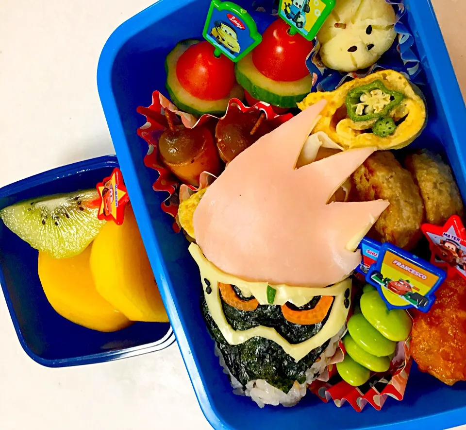 息子くんの遠足お弁当〜(๑´ڡ`๑)
リクエストを聞いたらまさかの始まったばかりの【仮面ライダーエグゼイド】と言われまたまた母必死でした（笑）|クランちゃんさん