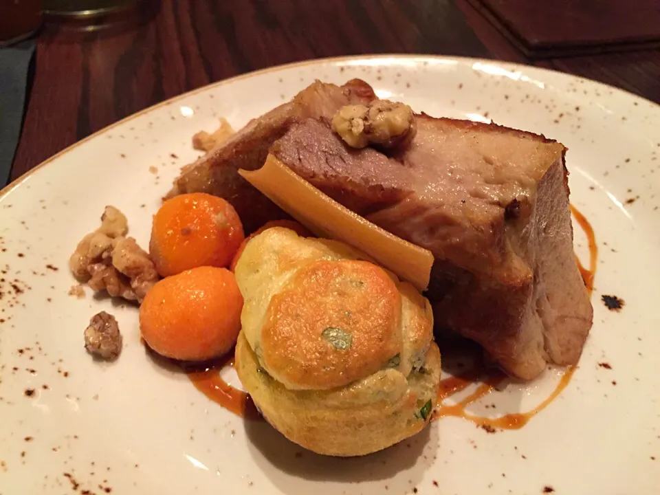 Pork Belly, Sweet Potato, Candied Walnut, Apple Chip and Herb Popover|Kkartsさん