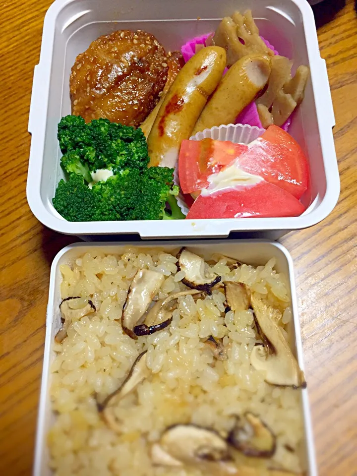 10月22日 松茸ご飯弁当🍱🍄(✌'ω' ✌)|かよっぺさん