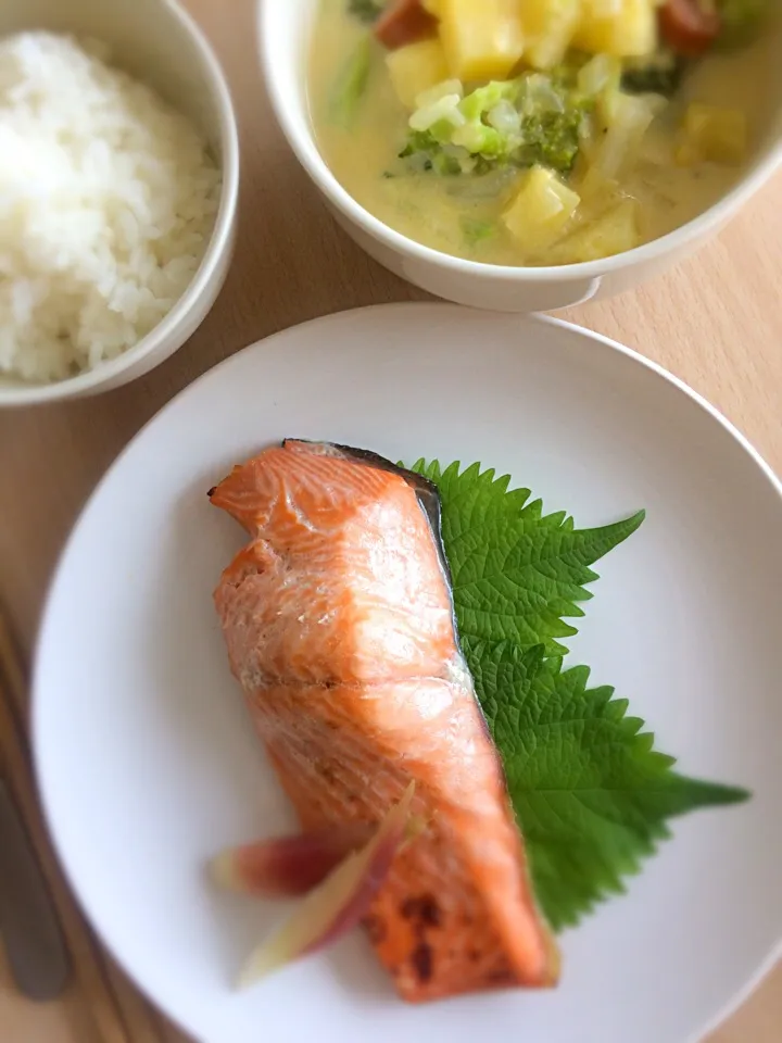 サーモンのグリル、野菜たっぷりポテトスープ|SnapdishJPさん