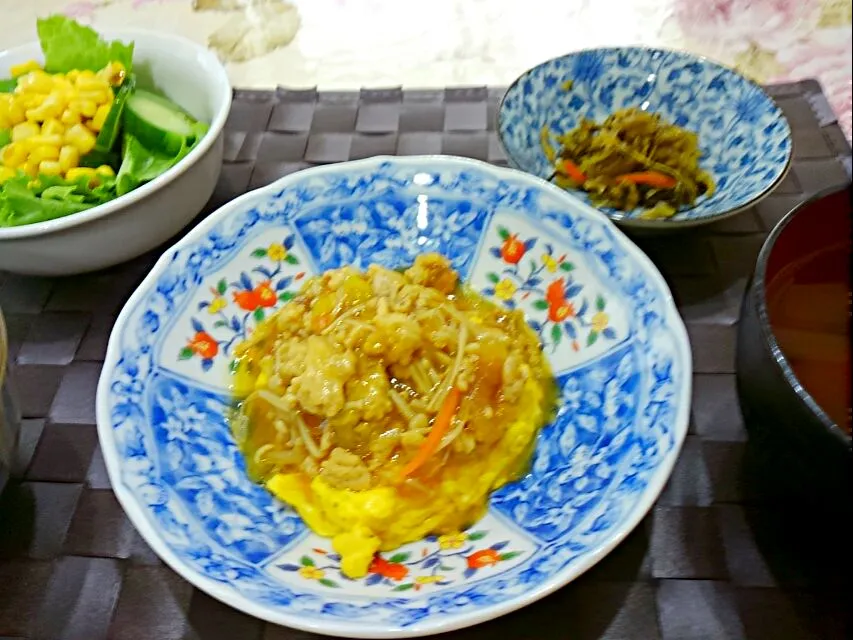 あんかけオムレツ😆コーンサラダ😋晩菊
　　　きのうのあんを使った朝ご飯|たえさん