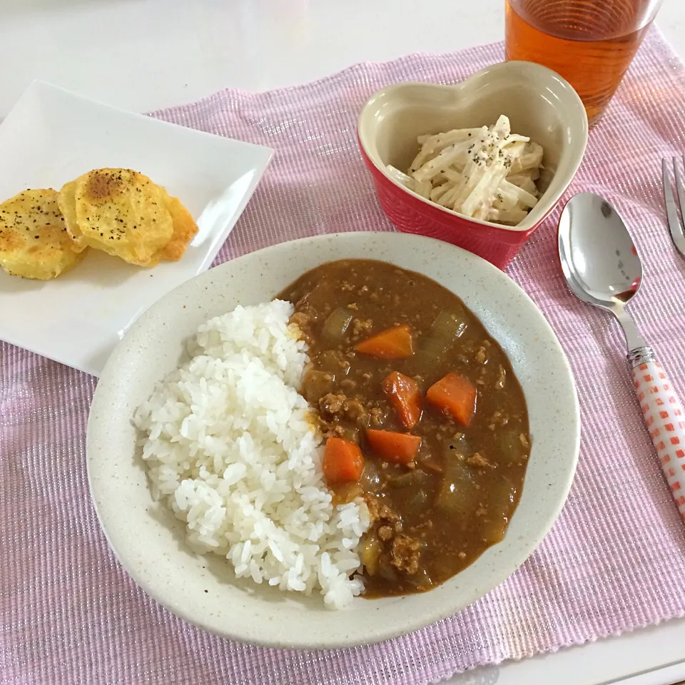 ❁カレーライス
❀大根とツナのサラダ
✿ポテトスタック

娘ちゃんと土曜lunch♡2016/10/22|ちび太さん