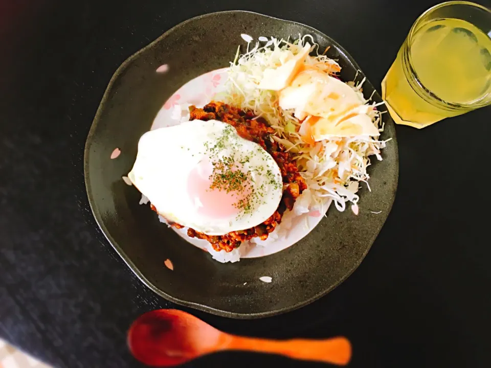 【ランチ】カフェ風ドライカレー🍛|まゆげさん