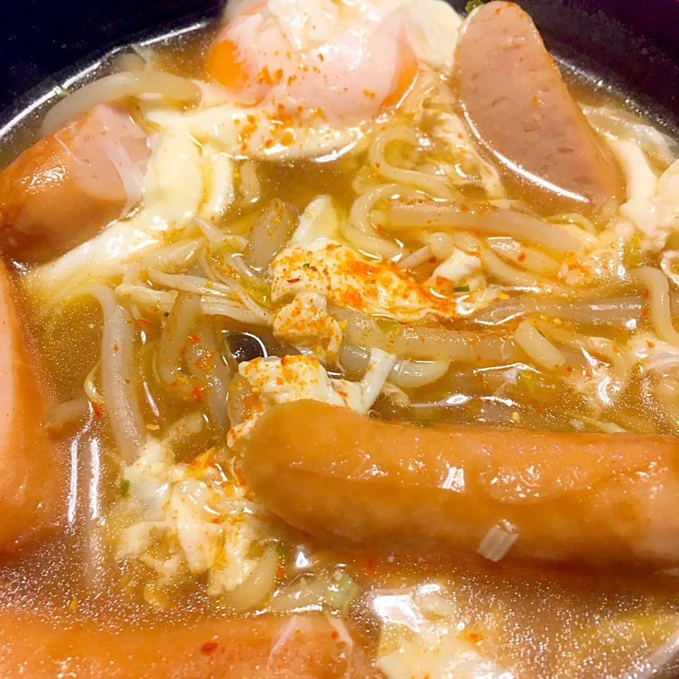 Snapdishの料理写真:サッポロ一番みそラーメン 玉子とウインナー入り|ちな姉＠水ノ智南英さん