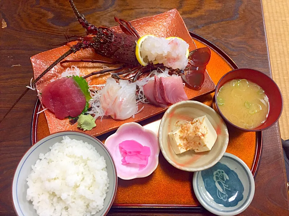 御宿 つきじ
伊勢海老刺身定食|Mao  Ikedaさん