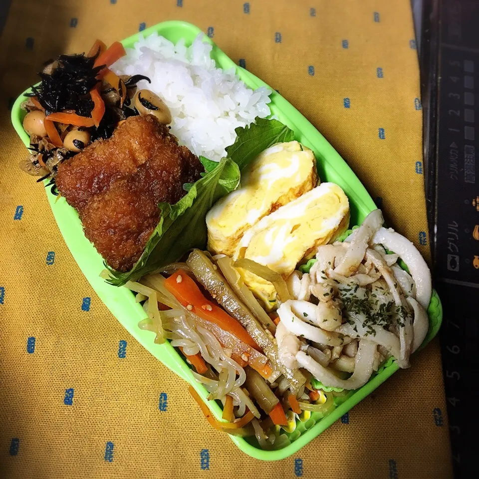 今日の旦那お弁当〜(*'ω'*)
イカの醤油バターソテーうまい！！
いただきました〜♡♡♡|renharuruさん