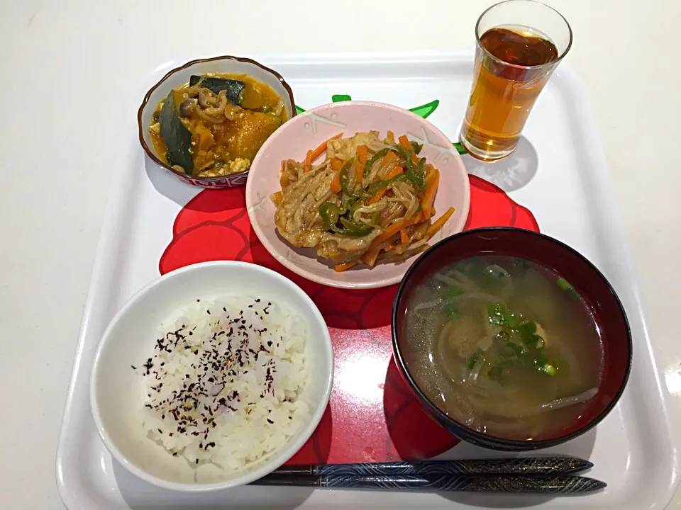 ゆかりご飯
野菜炒め
ひき肉と南瓜の煮物
味噌汁|野上真理子さん