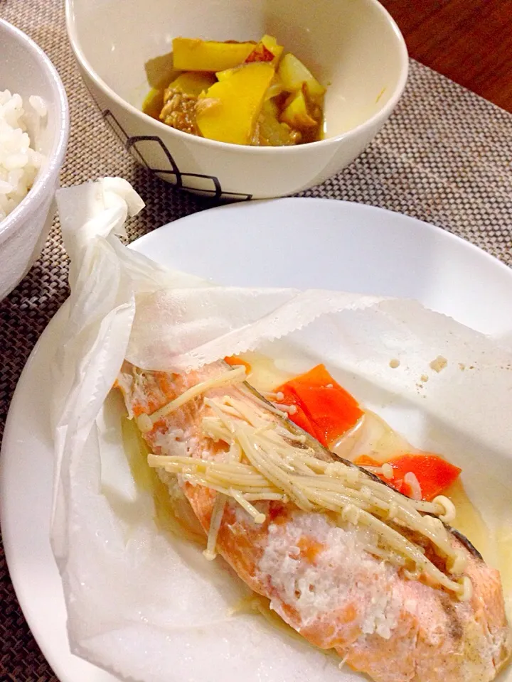 晩ご飯
☆鮭の包み焼き
☆さつまいもとシーチキンのカレー煮
☆わかめスープ|けいさん