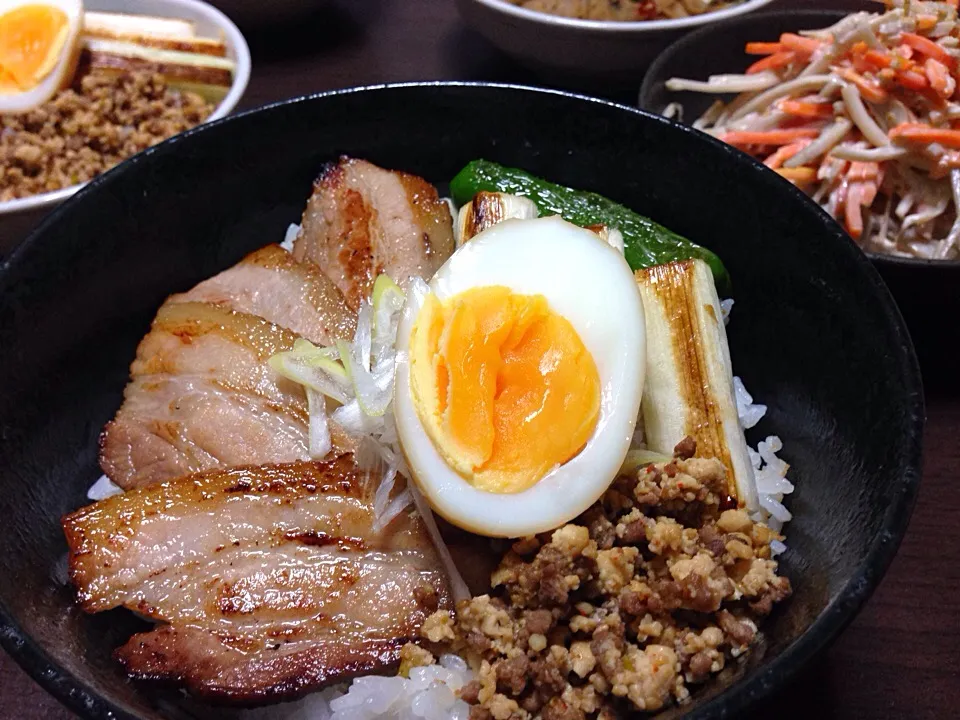 Snapdishの料理写真:焼豚丼|こんこんさん