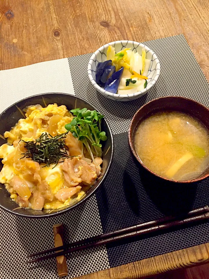 Snapdishの料理写真:飲み会疲れの旦那に親子丼の晩ごはん💛|まみりんごさん