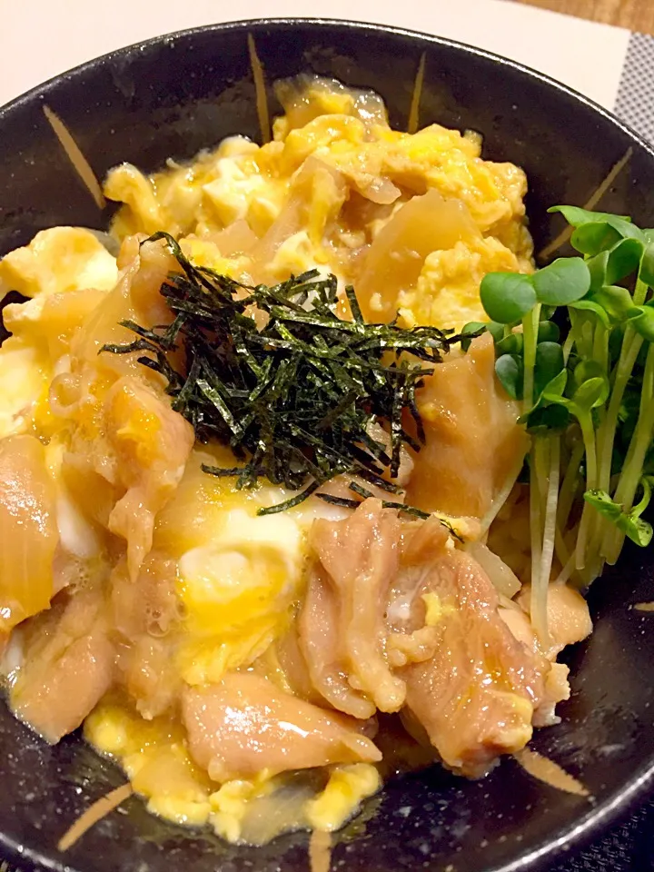 Snapdishの料理写真:飲み会疲れの旦那に親子丼💛|まみりんごさん