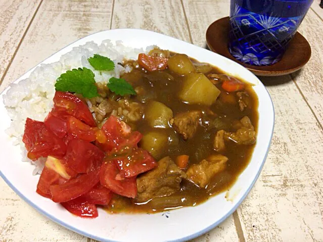 Snapdishの料理写真:今日の男飯(＞人＜;)夜食バージョン♬
ポークチキンカレー(煮込む前のつまみ喰い)♬|ひーちゃんさん