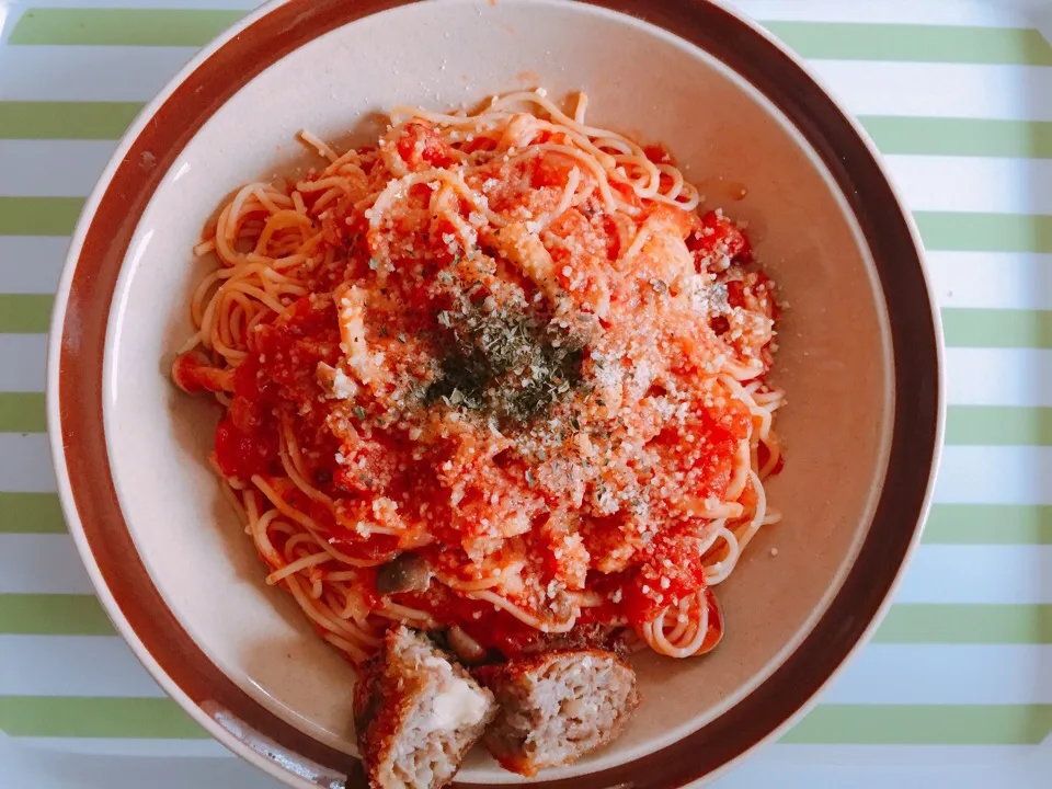 Snapdishの料理写真:Lunch 10.23
Tomato tuna spaghetti|moonmoonさん