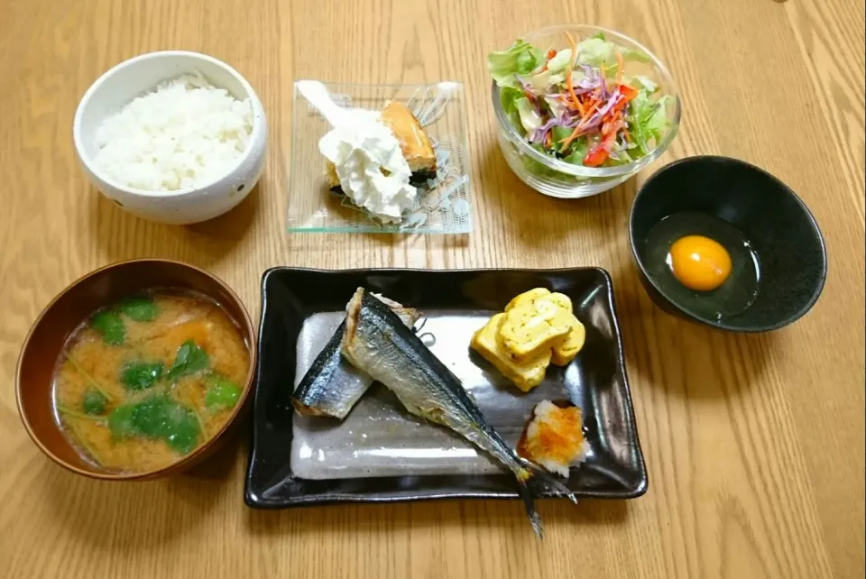 『秋刀魚の塩焼きと玉子焼きorたまごかけごはんで朝ごはん』|seri-chanさん