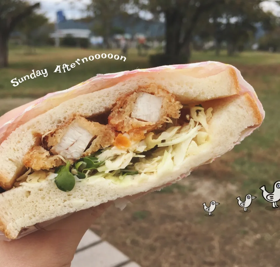 日曜の昼下がり🌳お魚フライサンドでまったり🍞ʕ-̼͡-ʔ💞#脱力デート|七海さん