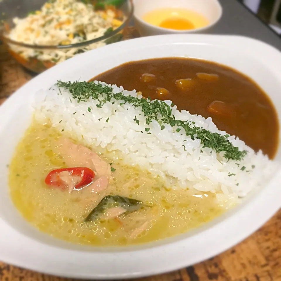 ダブル・ダムカレー、マルハのタイグリーン・ツナカレー缶(¥70)とグリコのカレー職人(¥68)。合計¥138也。|にょんにいさん