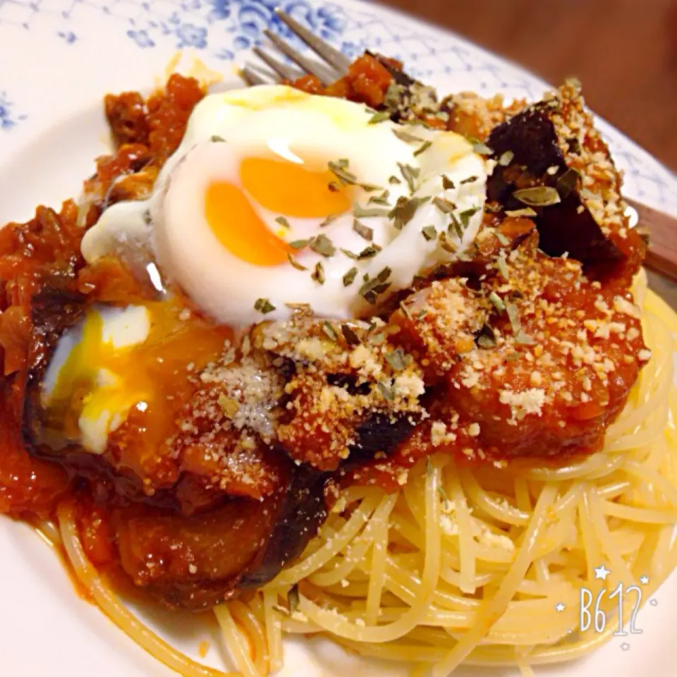 なすのミートソースパスタ🍝温玉のせー💕|ららさん