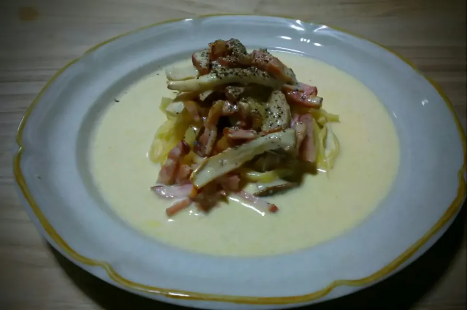 Tagliatelle alla carbonara fiorentina
フィレンツェ風きし麺の塩漬け肉と卵黄ソース|KimaLABOさん