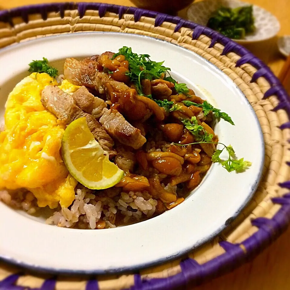 Snapdishの料理写真:トンテキとふわふわ卵ごはん なめこ醤油バター かぼす添え／Roasted Pork Bowl with Egg, Soy Sauce Butter,Citrus Sphaerocarpa🍃|angiee♡さん