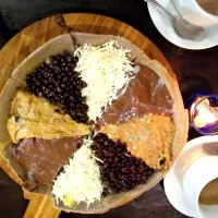 Martabak with Milka Oreo, Peanut Oreo, Cheese, Choco Chips Toppings|Alkhonsa Adibahさん