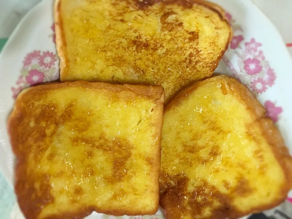 Bread of egg with honey|Sirinthra Narasriさん