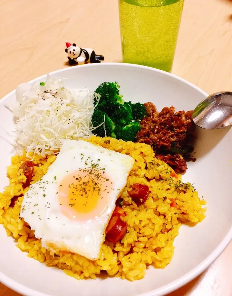 Snapdishの料理写真:炊飯器で炊くカレーピラフ。作り置きの時雨煮を振りかけて食べます。|Masaaki Fukuyamaさん